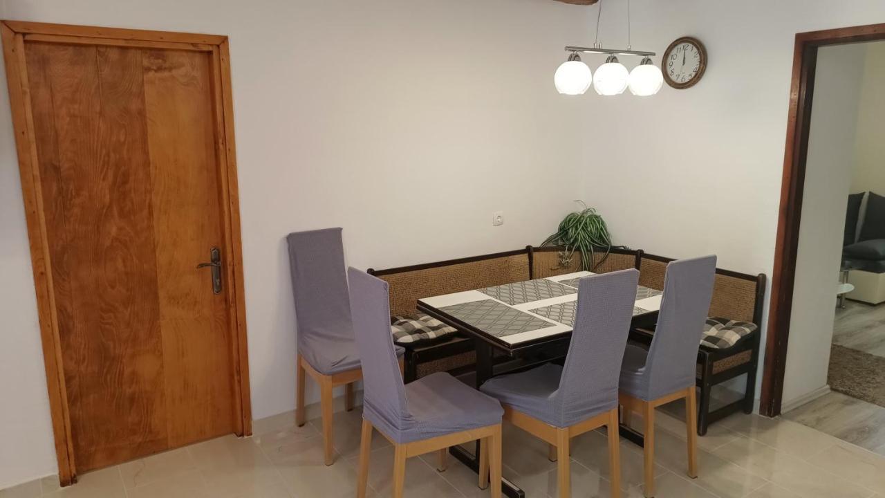 Apartment Dinka Kornic Exterior photo