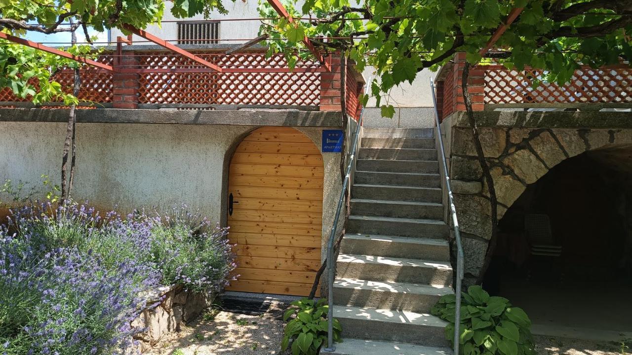 Apartment Dinka Kornic Exterior photo